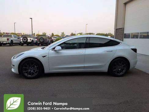 Used 2019 Tesla Model 3 RWD image 6