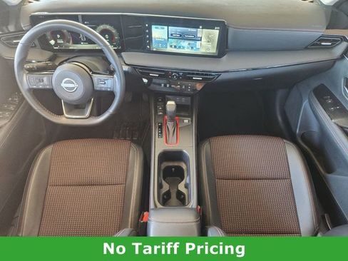 Certified 2025 Nissan Kicks SR image 24