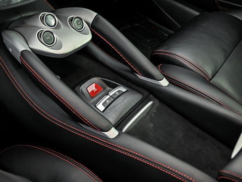 Used 2016 Ferrari FF AWD/4WD image 31