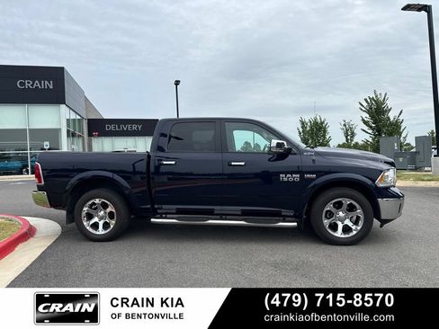 Used 2016 RAM 1500 Laramie w/ Convenience Group AWD/4WD image 3