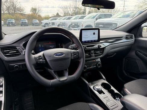 Used 2025 Ford Escape ST-Line image 18