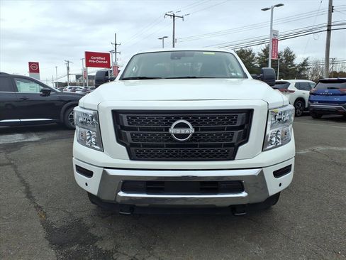 Certified 2024 Nissan Titan SV w/ SV Convenience Package image 9