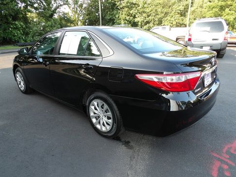 Used 2017 Toyota Camry LE FWD image 7