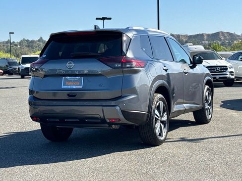 Used 2026 Nissan Rogue SL FWD image 8