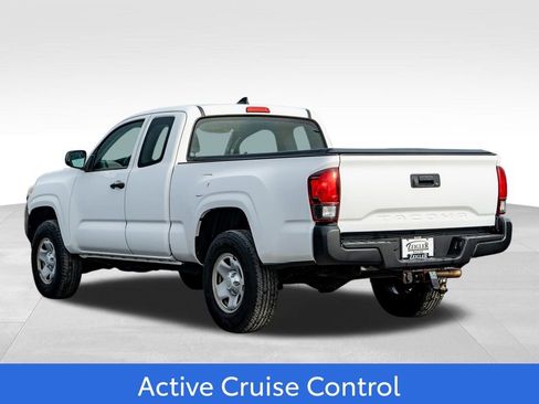 Used 2018 Toyota Tacoma SR image 5