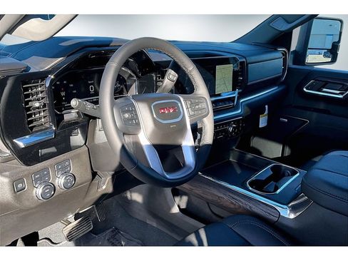 New 2025 GMC Sierra 2500 SLT w/ SLT Convenience Package image 7