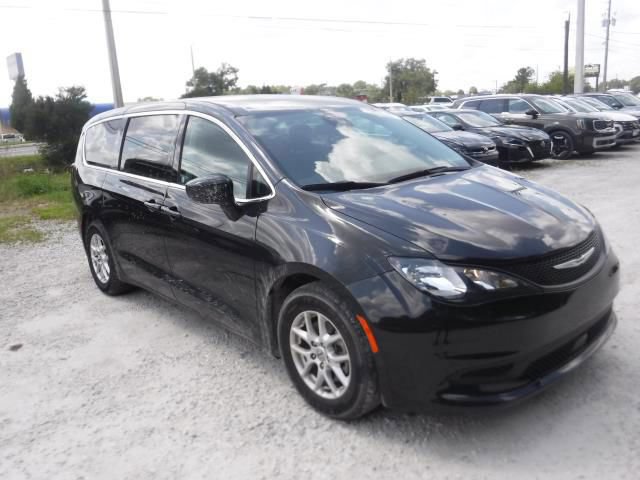 Used 2023 Chrysler Voyager LX FWD image 8