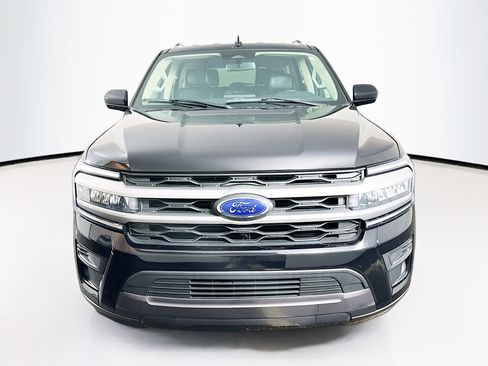 Used 2024 Ford Expedition Max XLT image 2