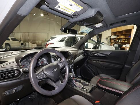 Used 2022 Chevrolet Equinox RS w/ Infotainment Package AWD/4WD image 9