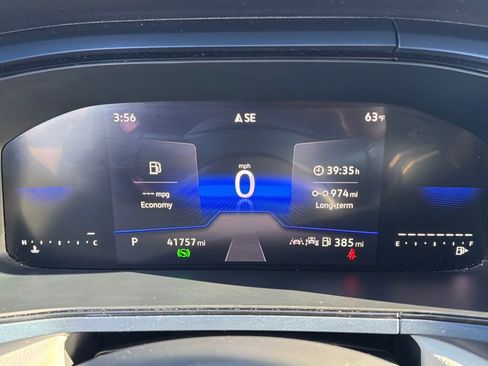 Used 2024 Volkswagen Taos SE image 17