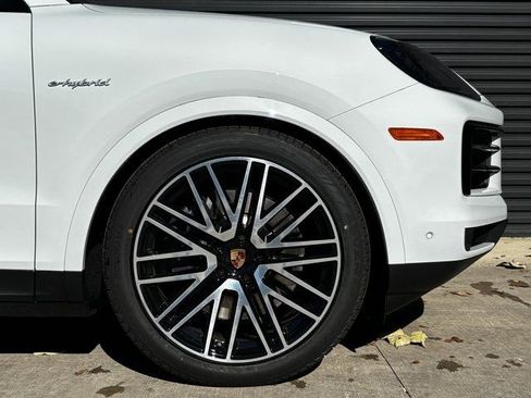 New 2026 Porsche Cayenne E-Hybrid image 11
