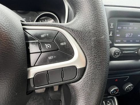 Used 2018 Jeep Compass Sport AWD/4WD image 30