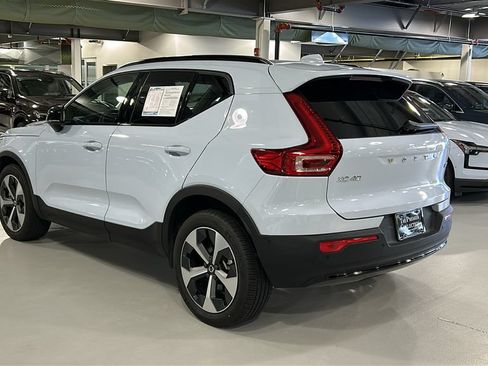 Certified 2026 Volvo XC40 B5 Plus AWD/4WD image 6