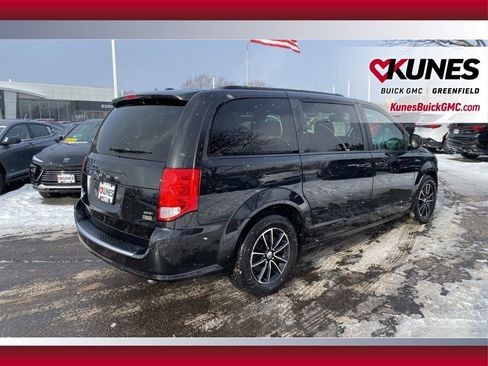 Used 2018 Dodge Grand Caravan GT image 5