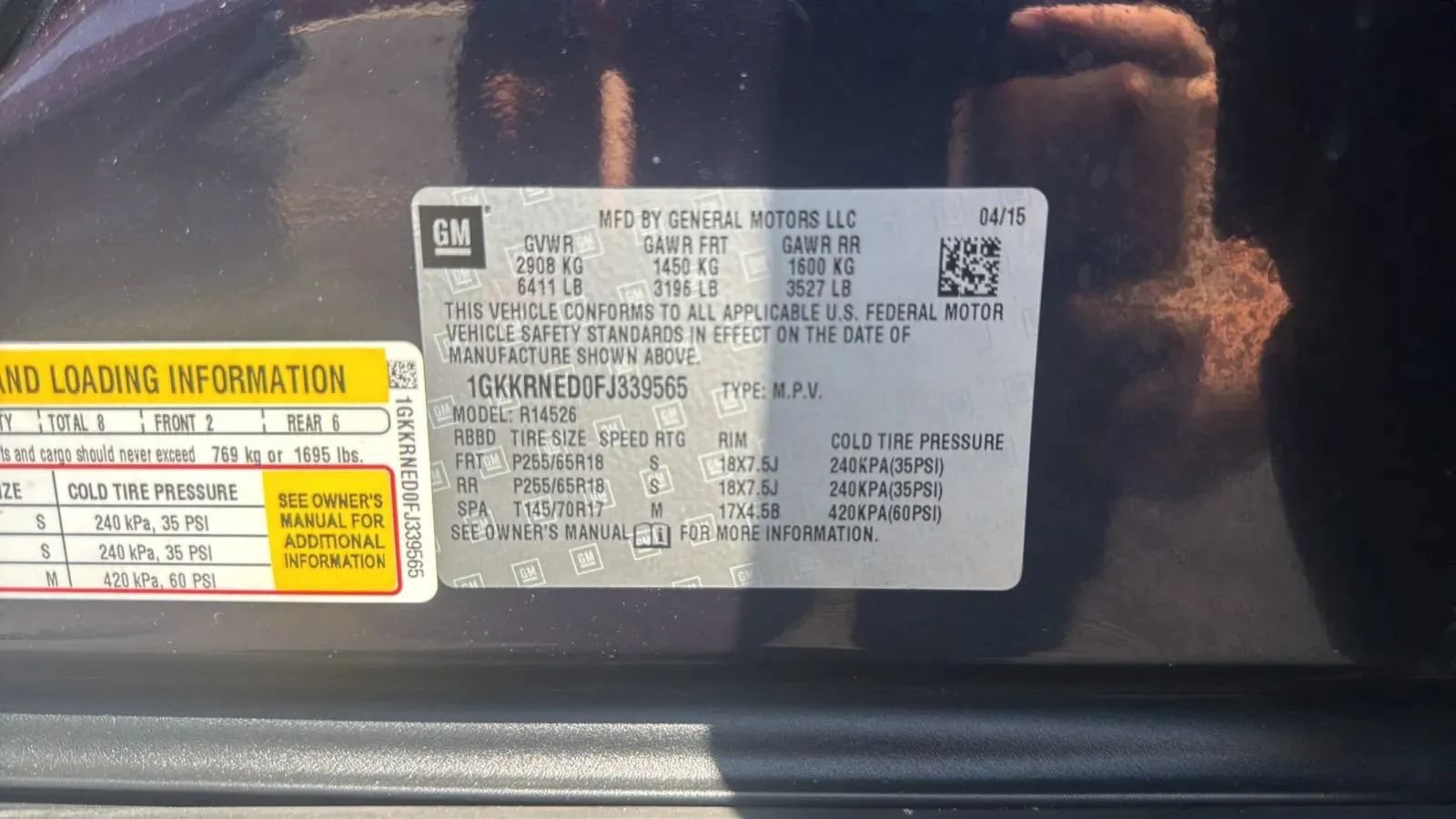 Used 2015 GMC Acadia SLE FWD image 28