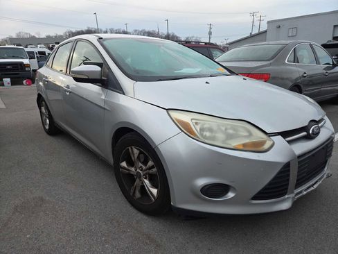 Used 2014 Ford Focus SE image 1