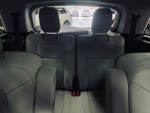 New 2026 Lincoln Aviator AWD image 20