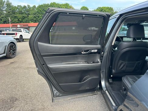Used 2022 Hyundai Palisade Limited w/ Cargo Package AWD/4WD image 19