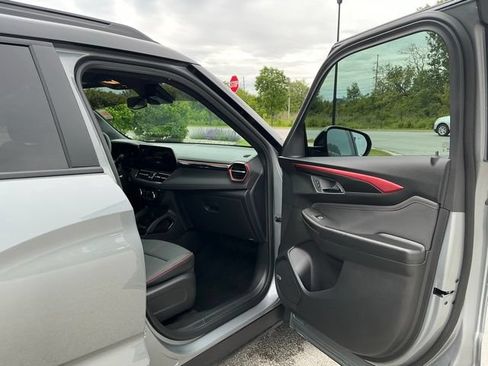 Used 2026 Chevrolet TrailBlazer RS w/ Convenience Package AWD/4WD image 16