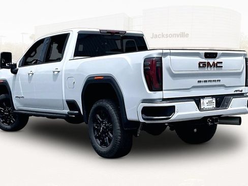 Used 2025 GMC Sierra 2500 AT4 w/ AT4 Premium Plus Package AWD/4WD image 4