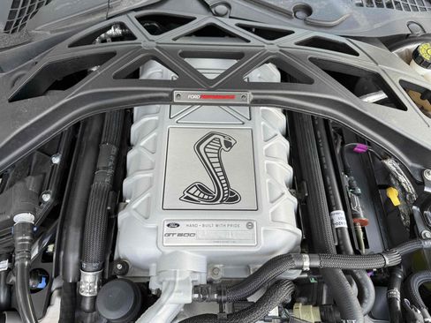 Used 2021 Ford Mustang Shelby GT500 w/ Carbon Fiber Track Pack image 11