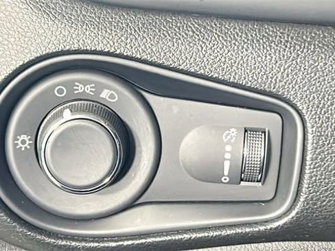 Used 2021 Jeep Renegade Sport AWD/4WD image 19