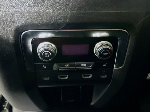 Used 2023 GMC Yukon Denali Ultimate AWD/4WD image 33
