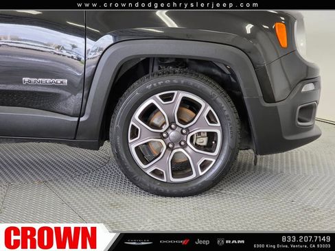 Used 2017 Jeep Renegade Limited image 9
