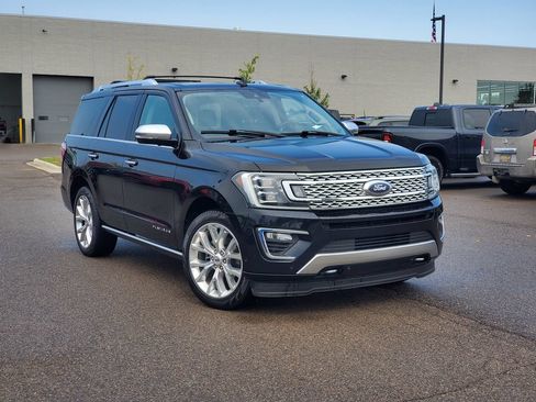 Used 2019 Ford Expedition Platinum AWD/4WD image 2