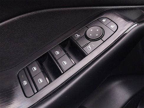 Used 2025 Nissan Rogue S image 20