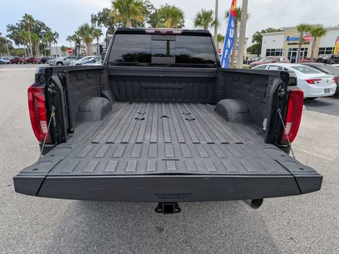 Used 2022 GMC Sierra 2500 Denali w/ Denali Black Diamond Edition AWD/4WD image 18