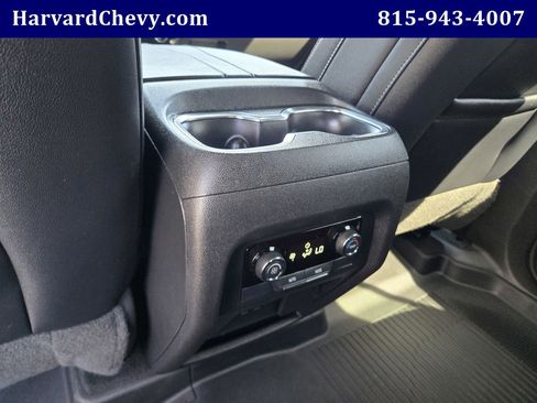 Used 2025 Chevrolet Traverse LT w/ Midnight/Sport Edition FWD image 28