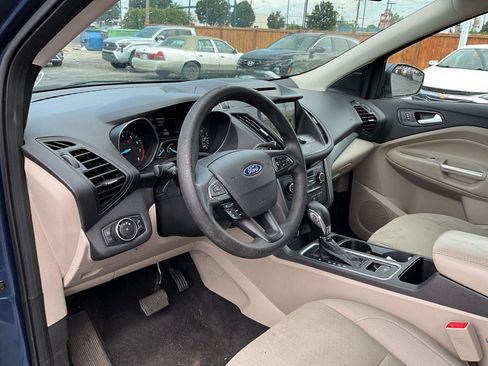 Used 2018 Ford Escape SE w/ SE Sync 3 Package FWD image 16
