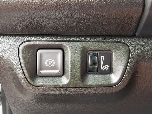 Certified 2023 GMC Acadia SLT w/ Preferred Package image 18