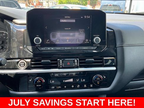Used 2024 Nissan Pathfinder SV FWD image 19