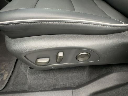 Certified 2025 Buick Enclave Preferred image 13