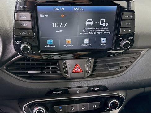 Used 2018 Hyundai Elantra GT image 18