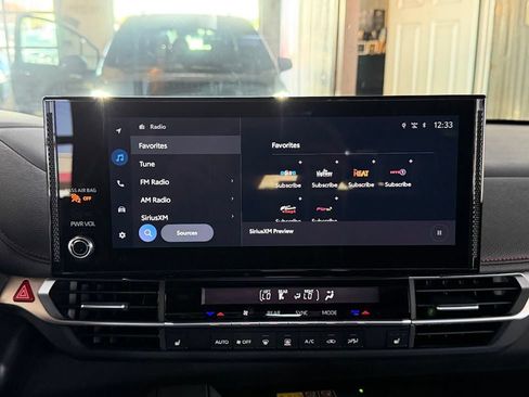 Used 2025 Toyota Sienna XSE AWD/4WD image 25