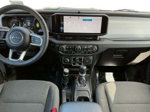 Used 2025 Jeep Wrangler Sahara w/ Safety Group image 10