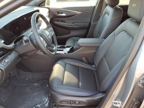 New 2026 Buick Envista Sport Touring w/ Convenience I Package FWD image 5