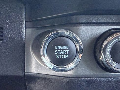 Used 2022 Toyota Tacoma TRD Off-Road image 23