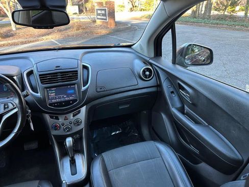 Used 2016 Chevrolet Trax LT w/ LT Convenience Package image 31