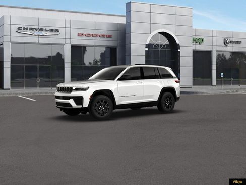 New 2026 Jeep Grand Cherokee Altitude RWD image 2