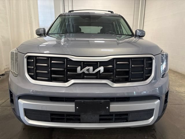 Used 2025 Kia Telluride S AWD/4WD image 2