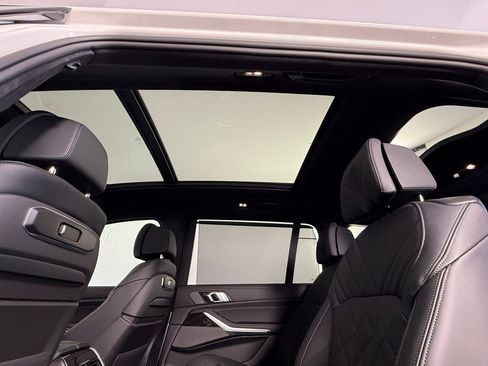 Used 2026 BMW X7 xDrive40i w/ M Sport Package image 16