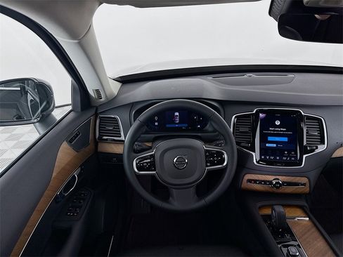 Used 2025 Volvo XC90 B6 Plus w/ Protection Package Premier image 18