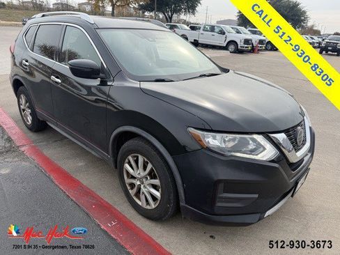 Used 2019 Nissan Rogue SV image 1