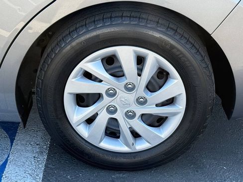 Used 2019 Hyundai Elantra SE FWD image 10