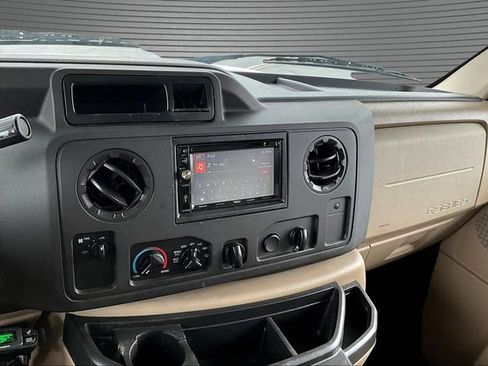 Used 2016 Ford E-450 and Econoline 450 Super Duty w/ Motorhome Prep Package RWD image 9