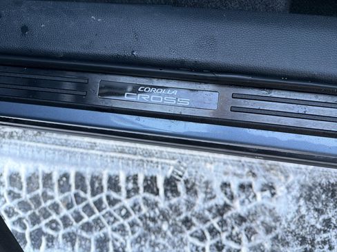 Used 2024 Toyota Corolla Cross LE image 14